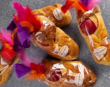 Corfu’s Traditional Easter Foods: Lamb, Tsoureki and Holy Week Flavors