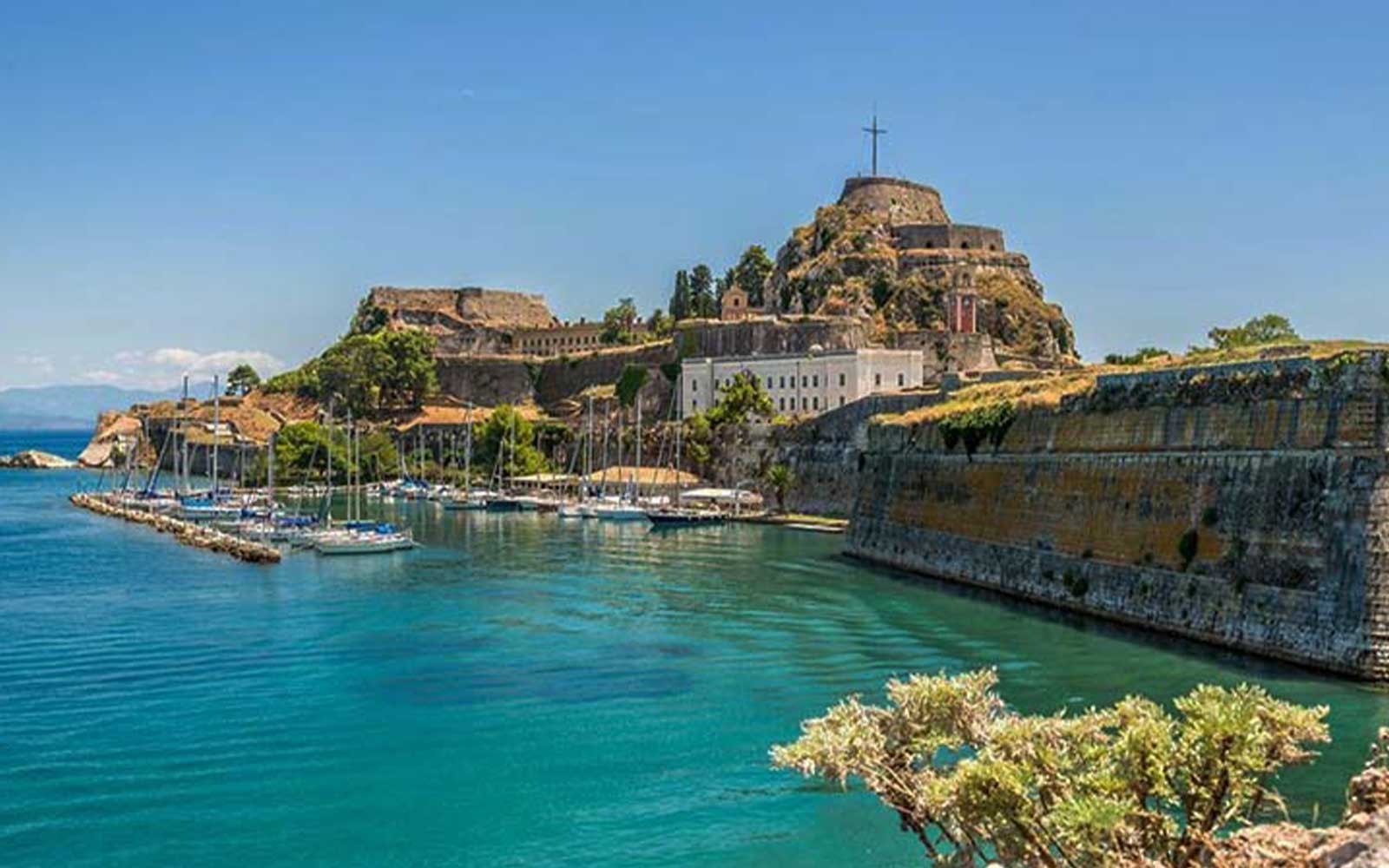 Exploring Corfu’s Old Town on Foot: A UNESCO Walking Tour