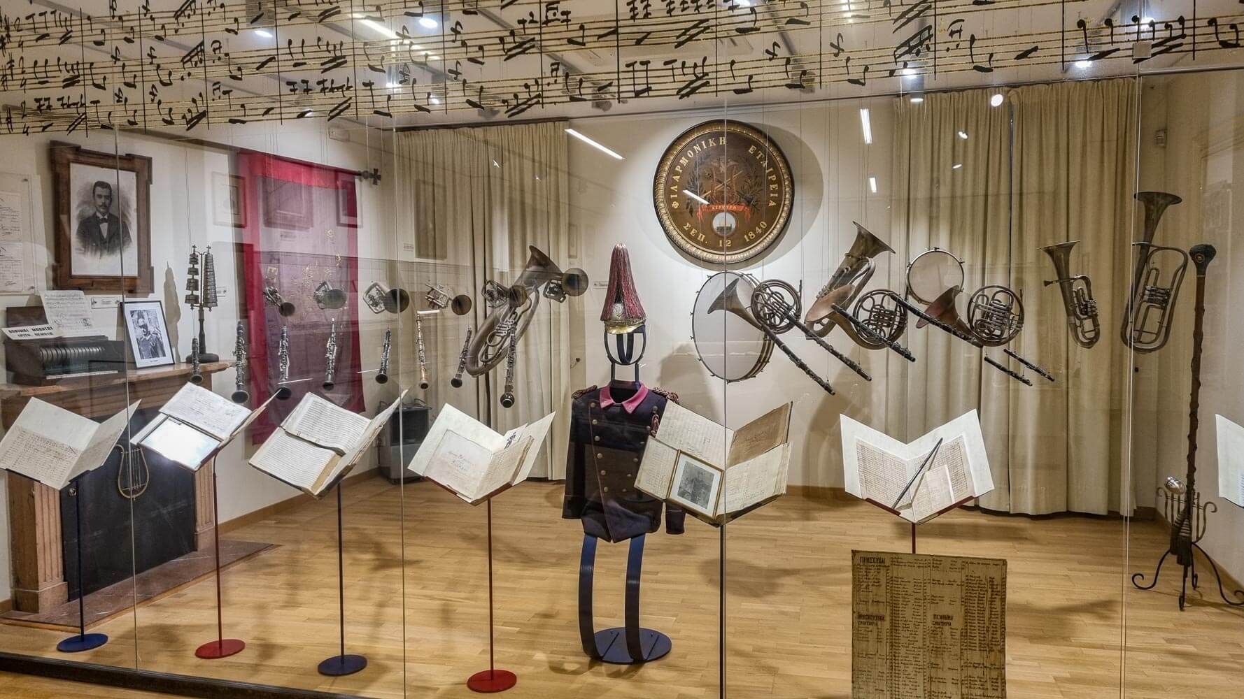 Traditional Corfiot Music, The Philharmonic Tradition and Its Roots